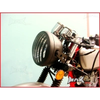 Phare avant avec cache feu 'prison bar' fixations inférieures 17cm