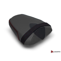 Couvre selle team suzuki passager luimoto suzuki gsxr 1000 (17-18 )  noir et coutures rouges