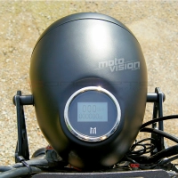 Phare avant noir avec compteur digital intégré