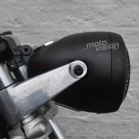 Phare avant avec grille noir avec compteur digital intégré