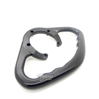 Poignée de réservoir passager en alu. taillée dans la masse