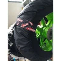 Paire de couvertures chauffantes noires auto-régulée à 80 degrés