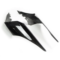 Caches latéraux coque arrière carbone ( partie éxtérieur) yamaha r1 2015-2024