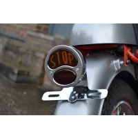 Feu arrière vintage stop chrome avec support de plaque