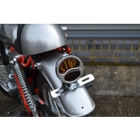 Feu arrière vintage stop chrome avec support de plaque