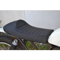 Selle noire café racer similicuir universelle 53 cm