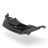 Cache sous entrée d'air liaison aileron carbone bmw m1000rr 2023-