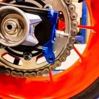 Tendeurs de chaine kalyosa bleu avec diabolos a pour yamaha mt07/fz07/xsr700