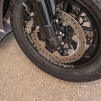 Ensemble de couvercles d'essieu avant softail m8 2018  2025 pour ensembles de fourches inversées/à l'envers