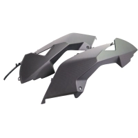 Paire de caches latéraux hauts carbone ktm rc8
