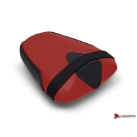 Couvre selle team suzuki passager luimoto suzuki gsxr 1000 (17-18 )  rouge et coutures rouges