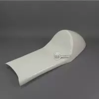 Selle fibre de verre café racer universelle