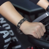 Bracelet chaîne à maillons moto noir et argent