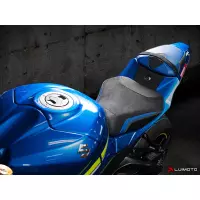 Couvre selle team suzuki pilote luimoto suzuki gsxr 1000 (17-18 ) noir et bleu avec coutures balnches et or