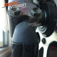 Béquille avant pour prise sous fourreaux de fourches