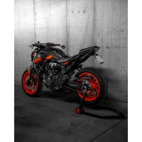 Béquille arrière en un bloc pour diabolos