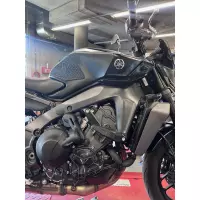 Frame-sliders-evos-edition-yamaha-mt-09-y-amt2.jpg