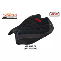 Https://tpzitalia.com/36435/housse-de-selle-compatible-ducati-panigale-v4-2025-modele-argenta-special-edition-velvet.jpg
