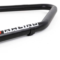 Béquille arrière en un bloc pour diabolos