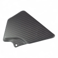 Cache latéral sur abs carbone kawasaki z900 rs 2018-2021/rs se 2022-