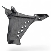 Cache latéral bas carbone suzuki gsx 8s