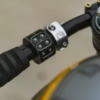 Mo.switch_mini_analog_motorcycles_4_1000x1000_ebb5f3c9-7d4e-49aa-b59b-37d4c2cd407a.webp
