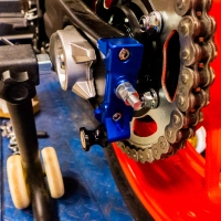 Tendeurs de chaine kalyosa bleu avec diabolos a pour yamaha mt07/fz07/xsr700