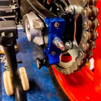 Tendeurs de chaine kalyosa bleu avec diabolos c pour yamaha mt07/fz07/xsr700