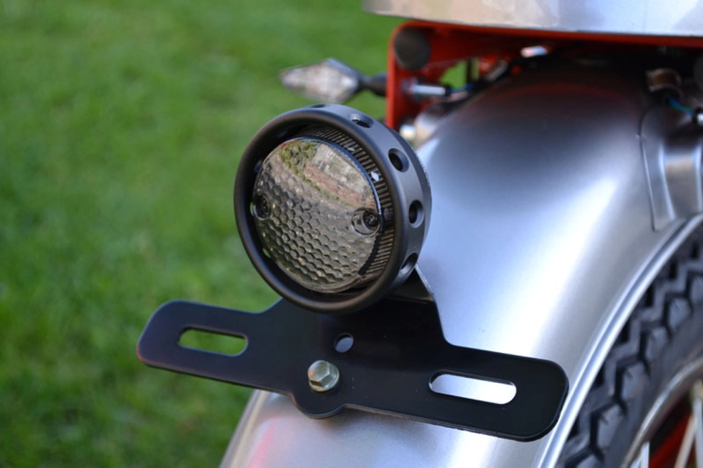 Feu arrière cafe racer classique lucas mt110 replica feu stop/position elntille fumée