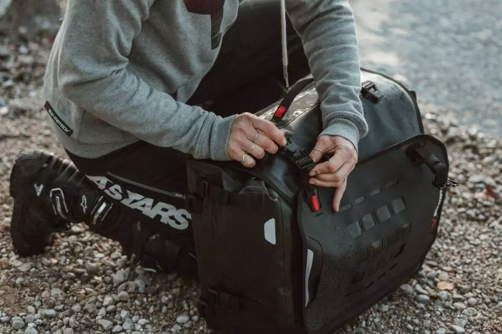Https://site.moto-vision.com/medias/img/sw-motech/35011950-03.jpg