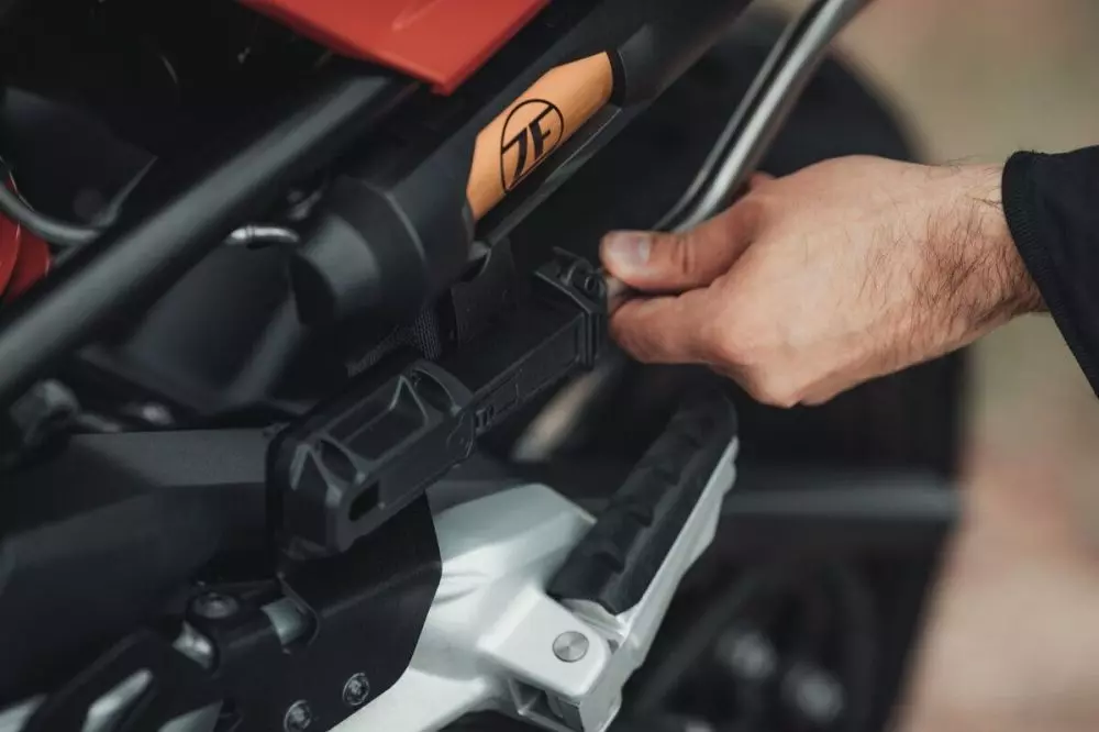 Https://site.moto-vision.com/medias/img/sw-motech/35100139-05.jpg
